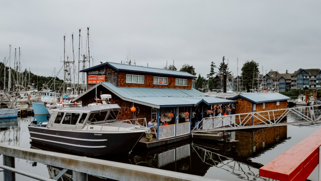 A restaurant called the Floathouse floating in Ucluelet Harbour.